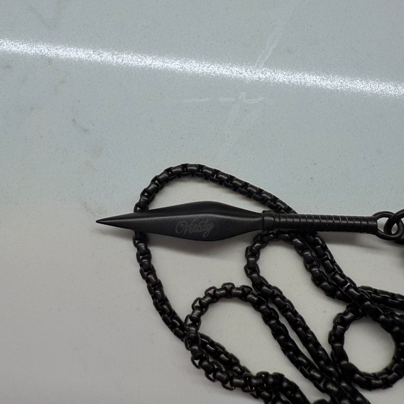 Vitaly Kunai Pendant - Picture 2 of 4